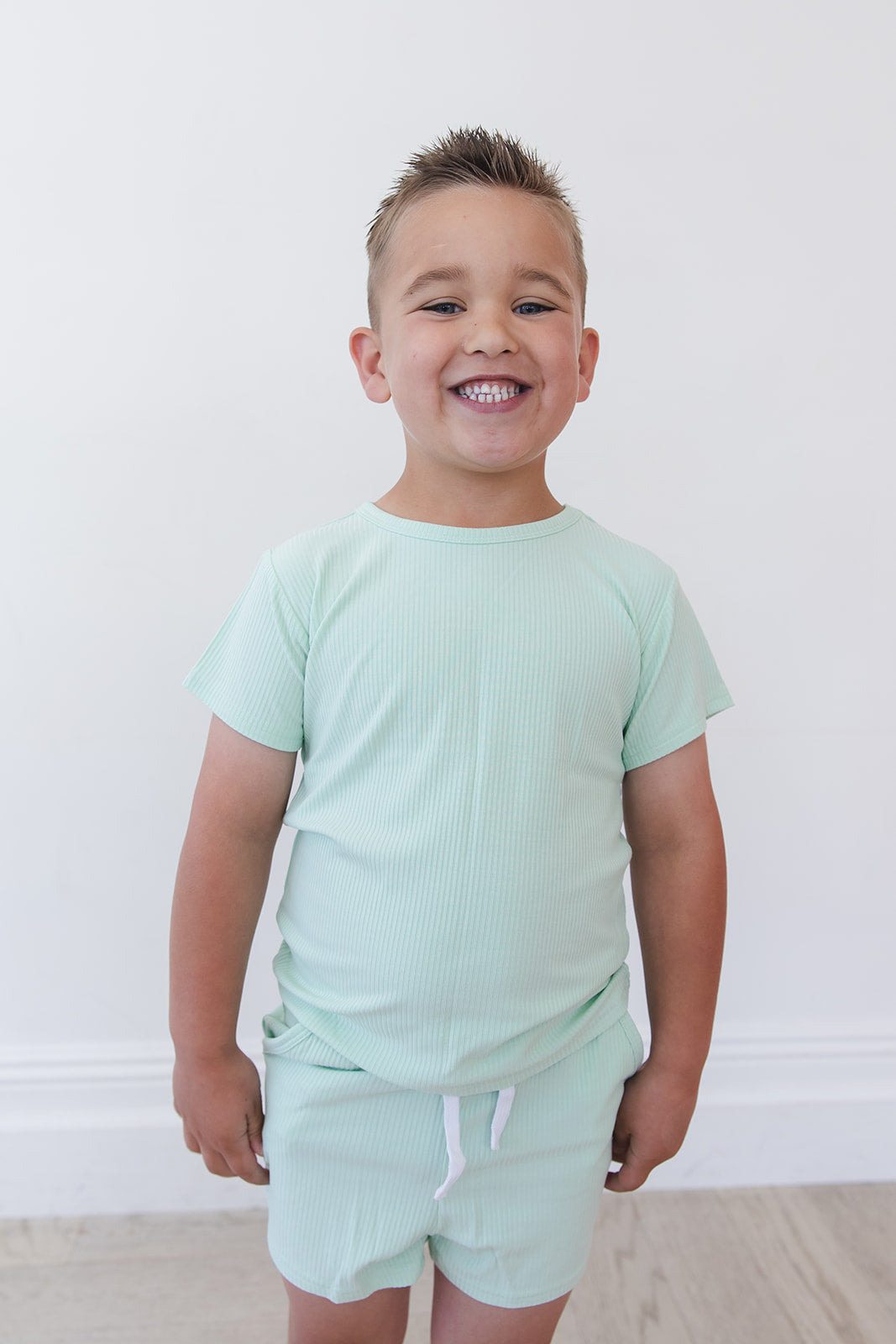 (SOLID, ribbed) Lion Around - Pocket Short Set