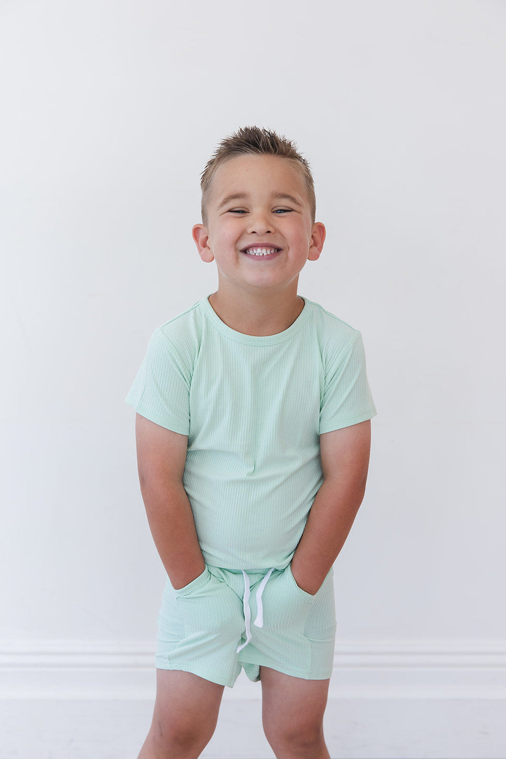(SOLID, ribbed) Lion Around - Pocket Short Set