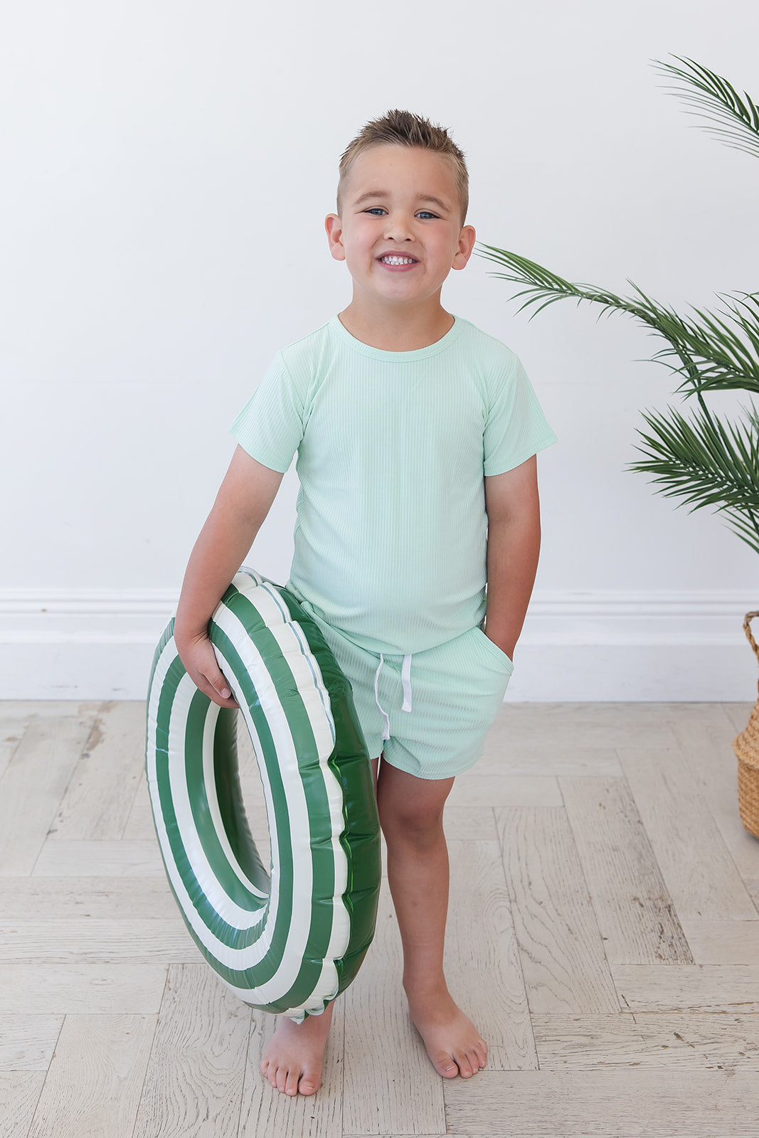 (SOLID, ribbed) Lion Around - Pocket Short Set