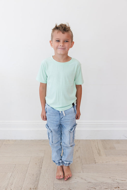 (SOLID, ribbed) Lion Around - Everyday Tee