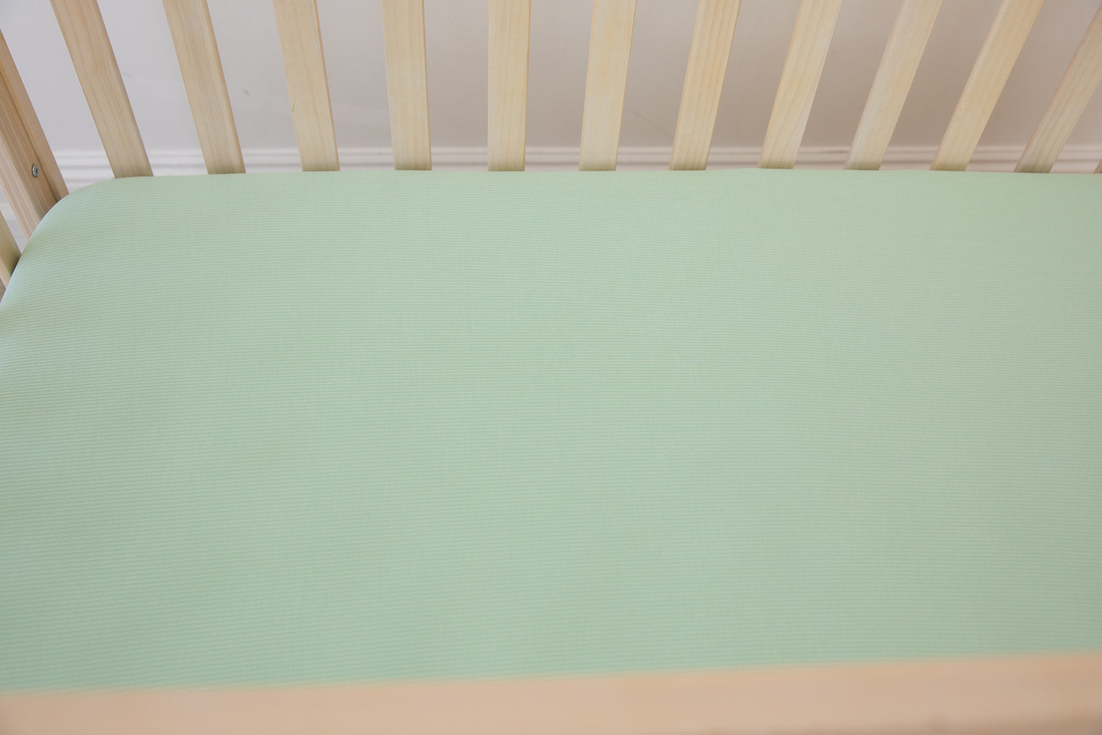 (SOLID, ribbed) Lion Around - Crib Sheet