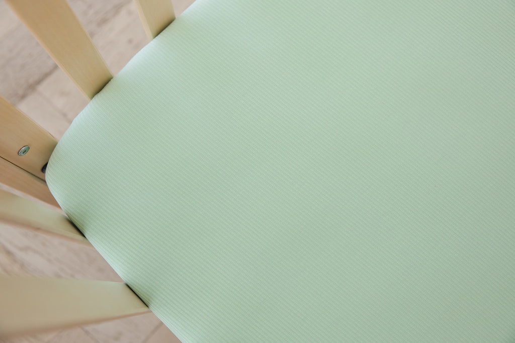 (SOLID, ribbed) Lion Around - Crib Sheet