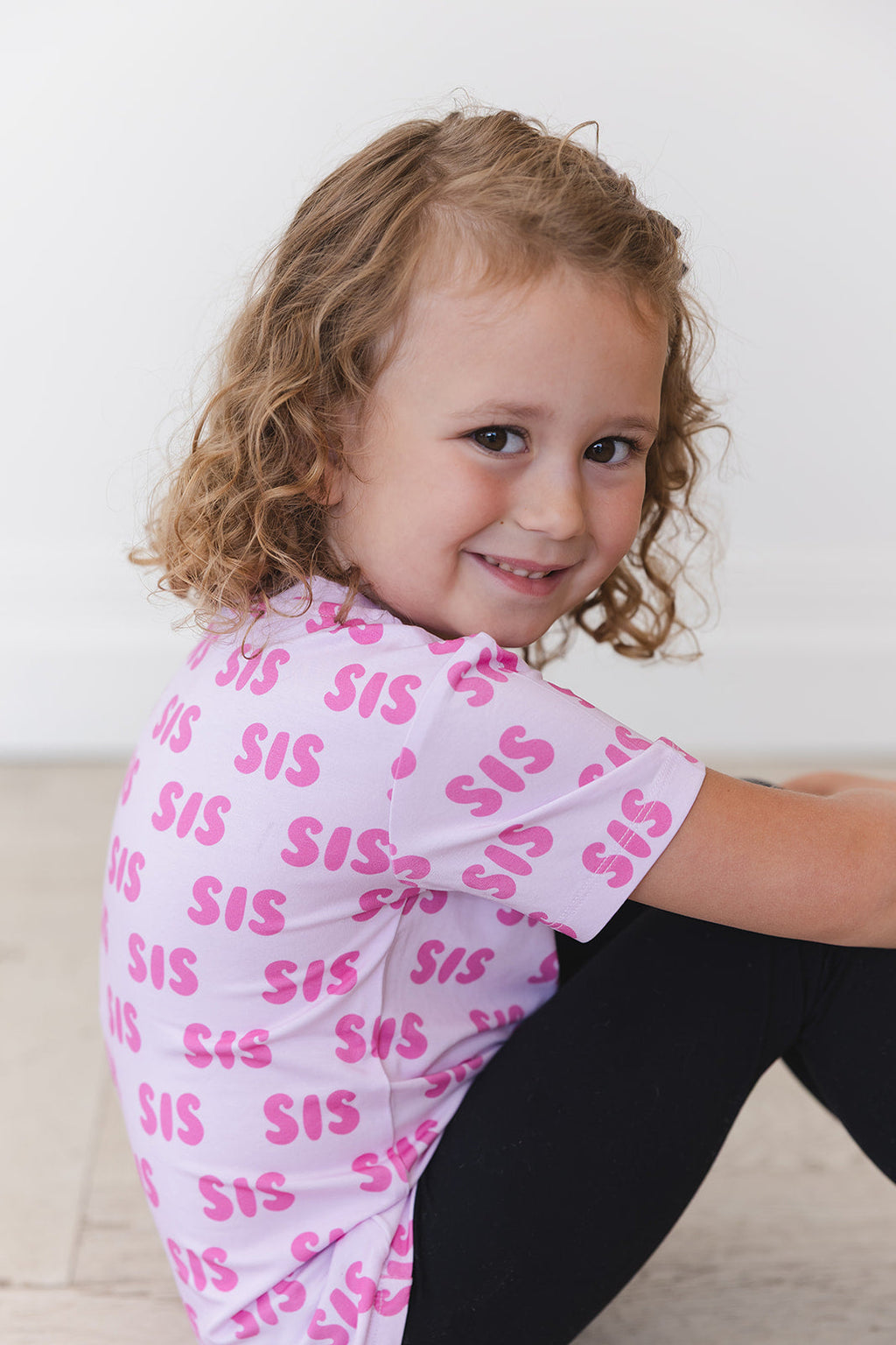 SIS - Everyday Tee