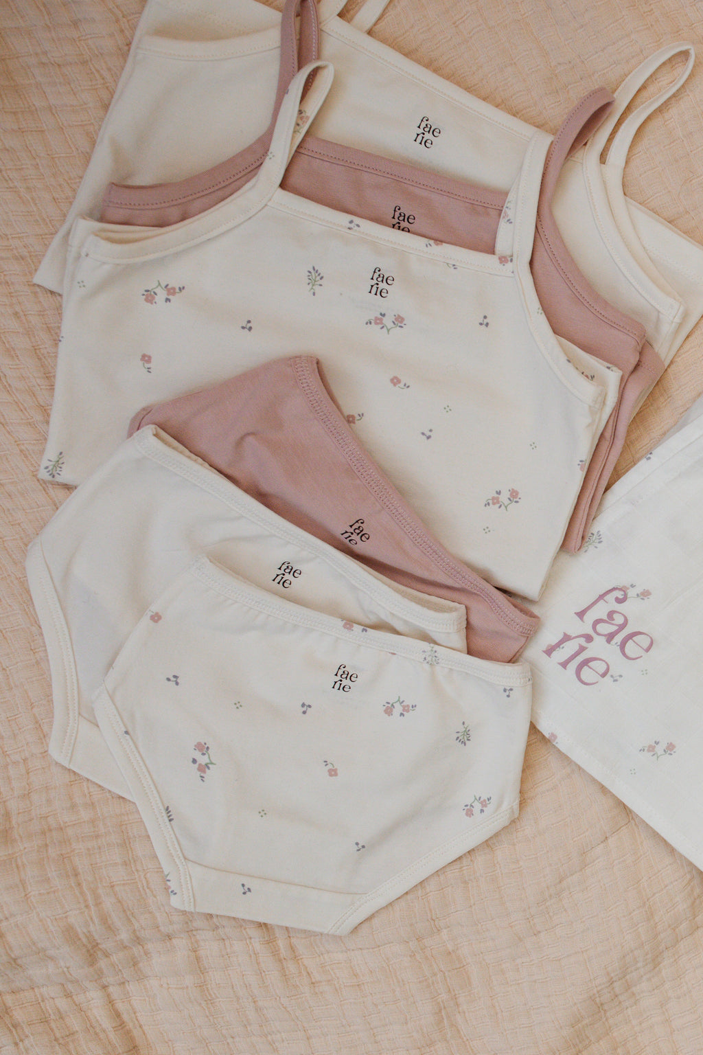 Girl's Panty Set