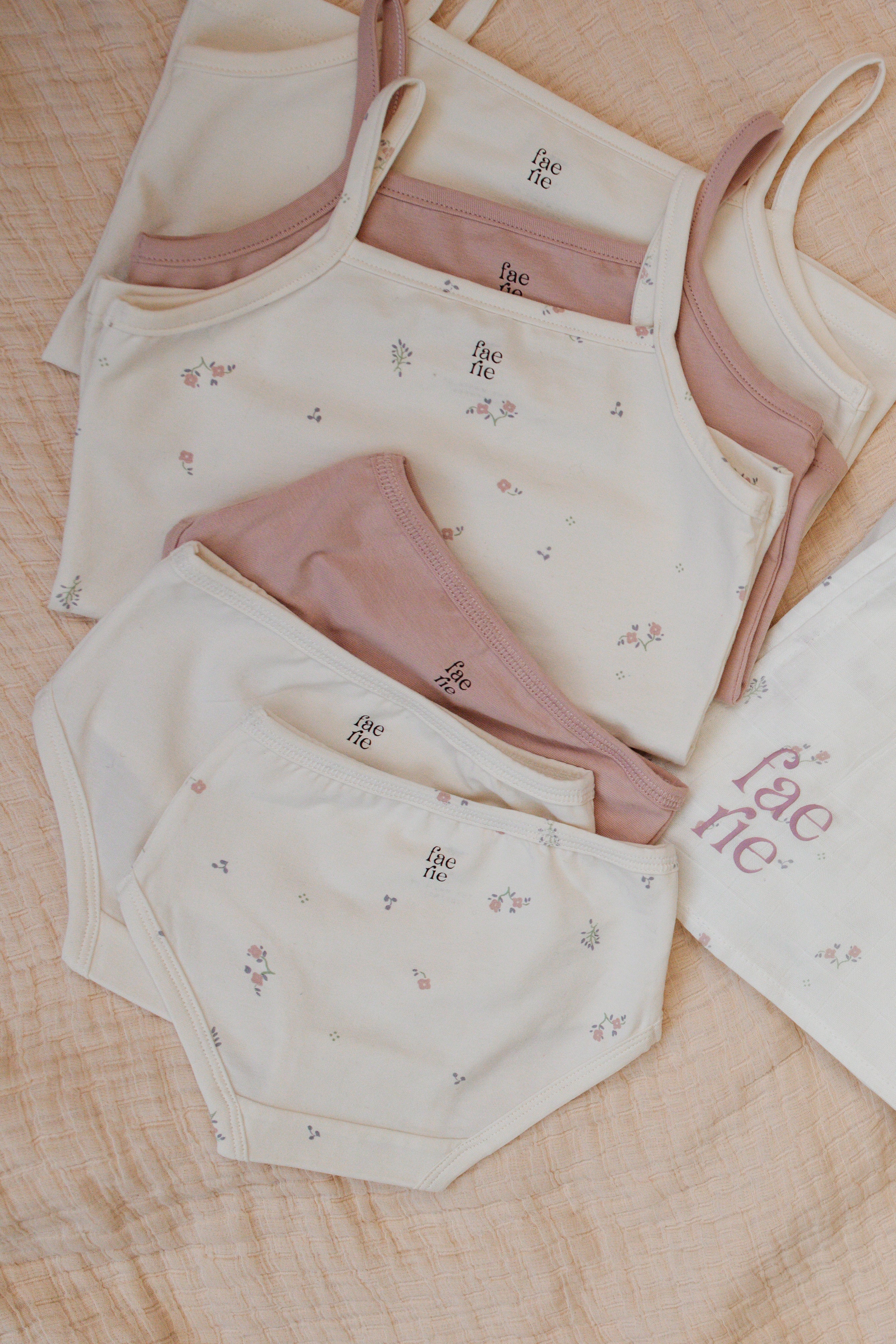 Girl's Panty Set